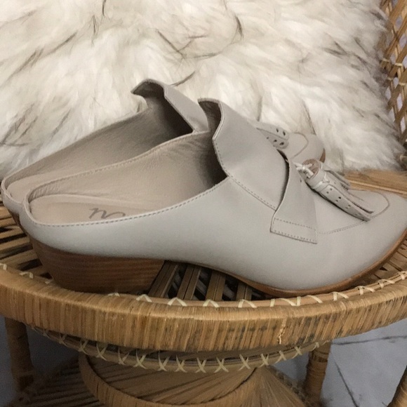 Matisse Beige Grey Skill Tassel Slid on Loafer - Picture 8 of 8